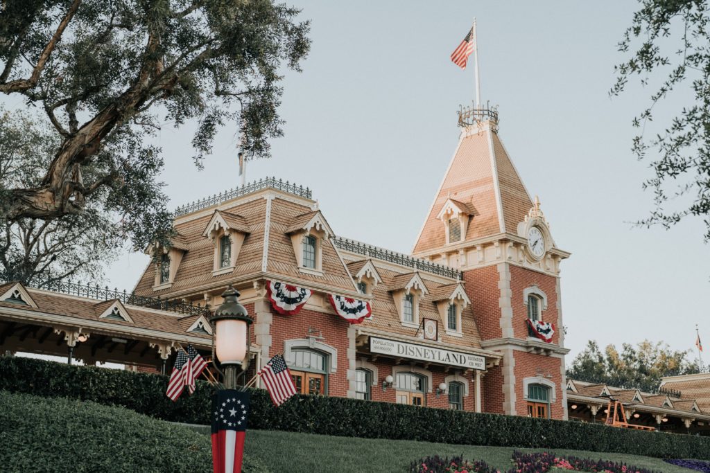 disneyland resourt train station