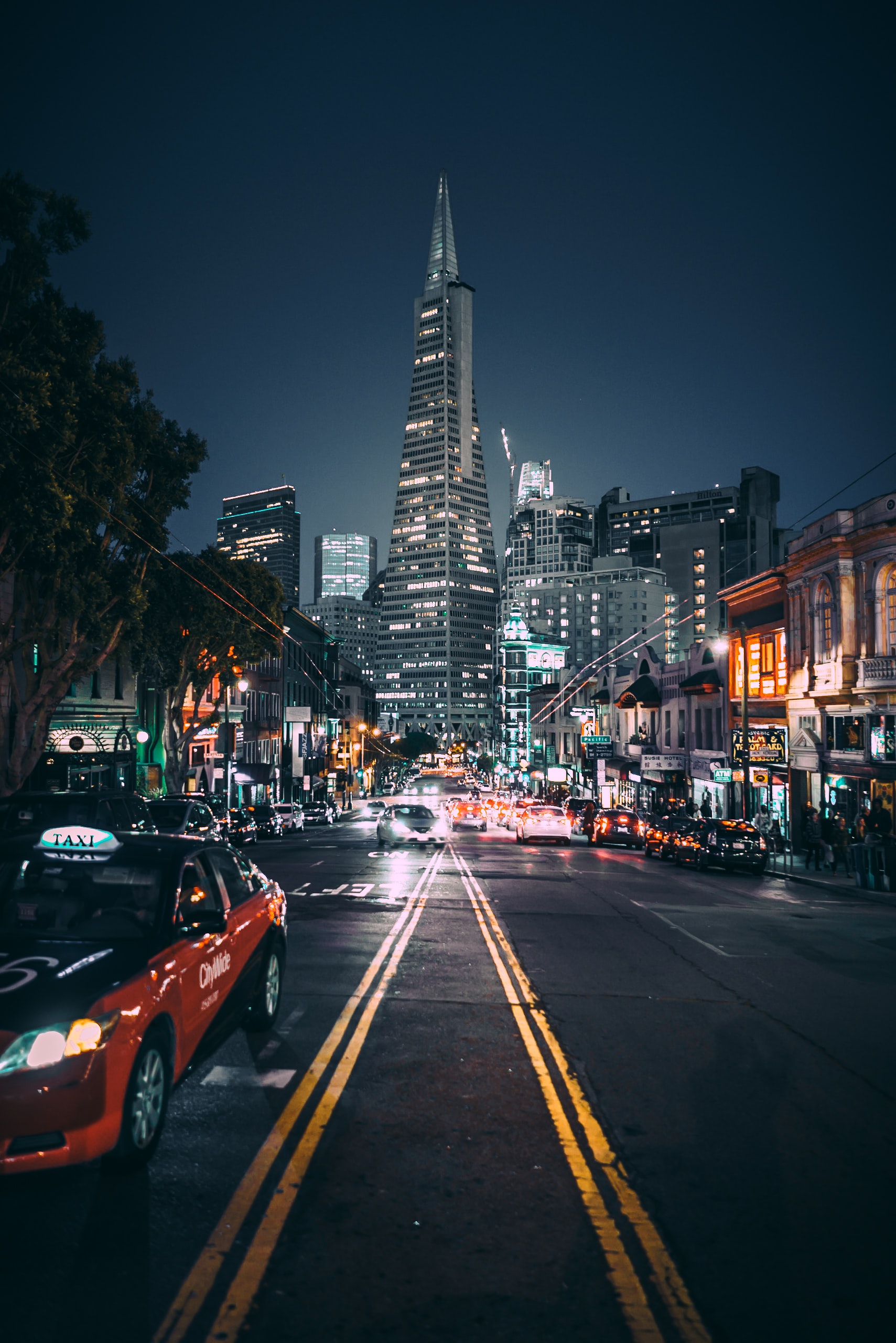 Transamerica Building in San Francisco at night